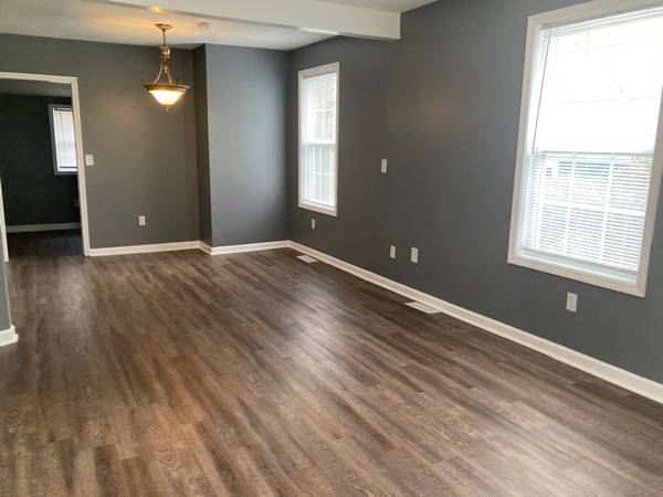 $1250.00 / 1br - 744ft2 - Sunny Tweetsie Trail Cottage63842023882113123