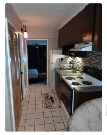 $2,000 / 1br - 600ft2 - Cozy 1br in Tropical Hawaiian setting tikis pool spa bbq fully furnish (UTILITIES INCLUDED Honolulu)63939665983491121