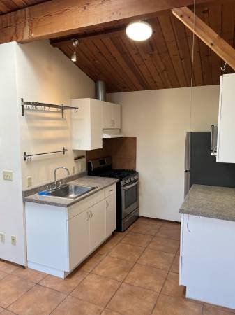 $2,295 / 1br - 564ft2 - 1BR Charming House*High Ceilings and Open Floorplan in Albany* (albany / el cerrito)63928544044163124