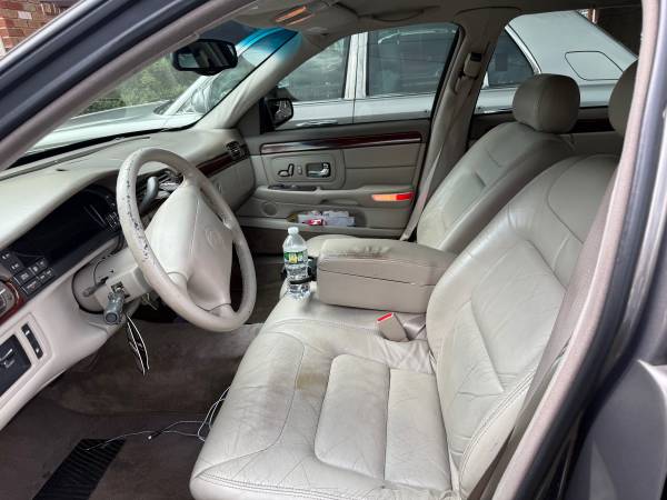 1998 Cadillac Deville funciona hermoso Se ve muy bien - $2,300 (Staten island)63614948759939124