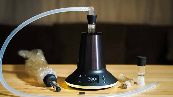 Like-new Arizer XQ2 Vape Vaporizer 1