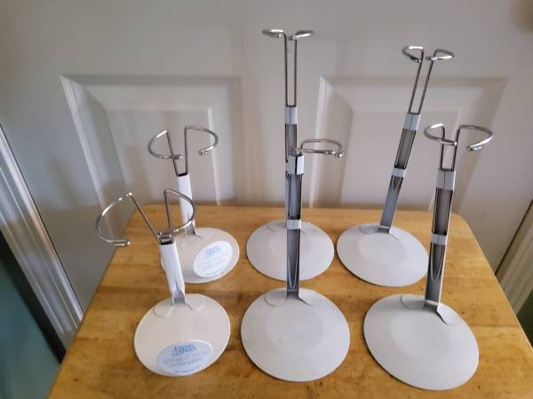 Doll Stands 1