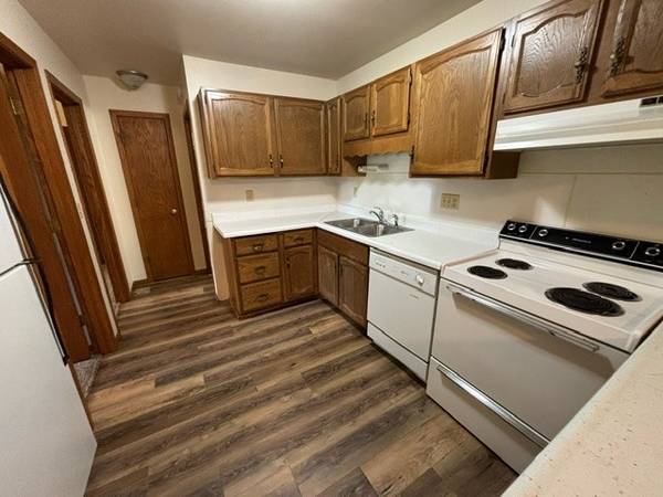 $625 / 2br - 750ft2 - 200 E. Krych St. #11 - 2 Bedroom / 1 Bathroom - Available NOW (Thorp, WI)63845959873155120