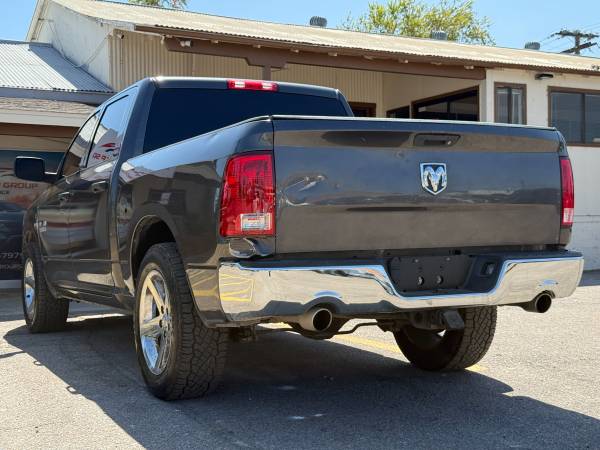 2017 RAM 1500 EXPRESS - Photo 12