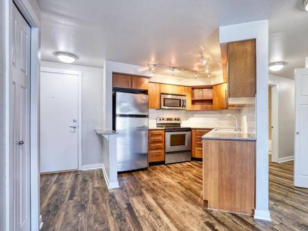 $2,800 / 2br - 935ft2 - Two Bedroom with Large Private Balcony | West Seattle | Great Location (West Seattle)63934550317699120