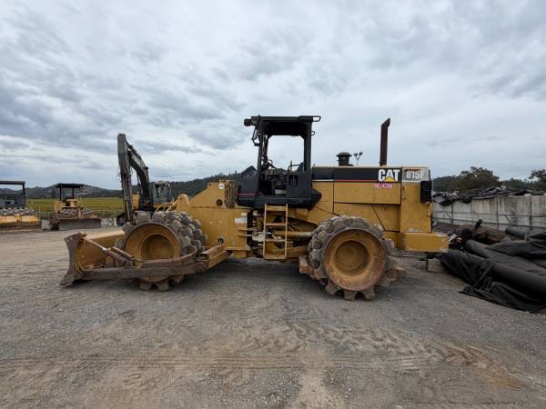 CAT 815F COMPACTOR 1