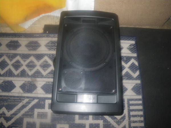 speaker amp by yamaha 80 watt 1