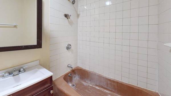 $950 / 3br - Rooms for Rent | 15 Codman Park | Available Now (Roxbury)63828338341507124