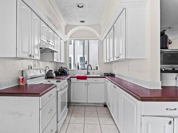$624,900 / 3176ft2 - Multi Family Home in Woonsocket for Sale (58 Oakley Road)64002827340290124