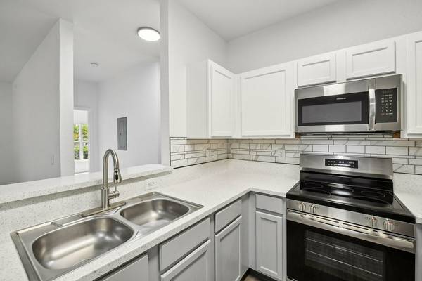 $2,035 / 3br - 1302ft2 - Melbourne FL, Gestión en el lugar, 3 habitaciones 2 baños (4714 Crosswind Ct, Melbourne, FL)63823721735299122