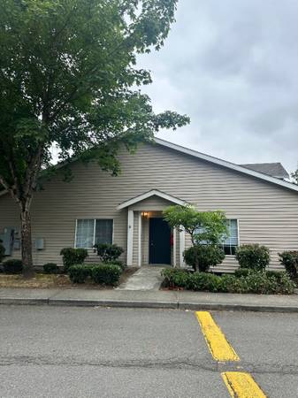 $2,295 / 2br - 1106ft2 - Área de barbacoa, suelos de madera laminada, área de juegos (18111 25th Ave NE, Marysville, WA)63811610983553120