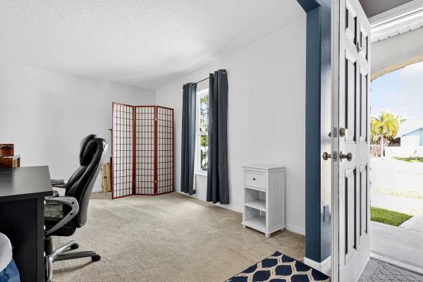 $1,500 / 3br - 2152ft2 - Hermosa casa construida en 2018 de 3 habitaciones y 2 baños (Palm Bay)63846409273475124