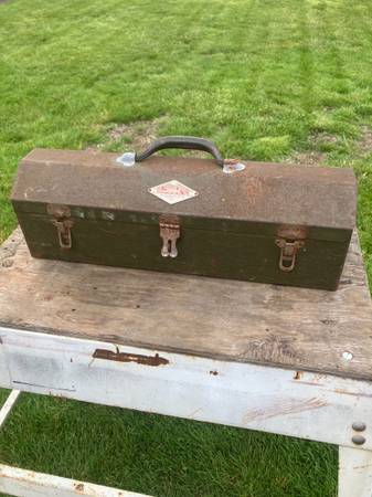 Vintage S.K. Toolbox with Tray, Metal Handle 1