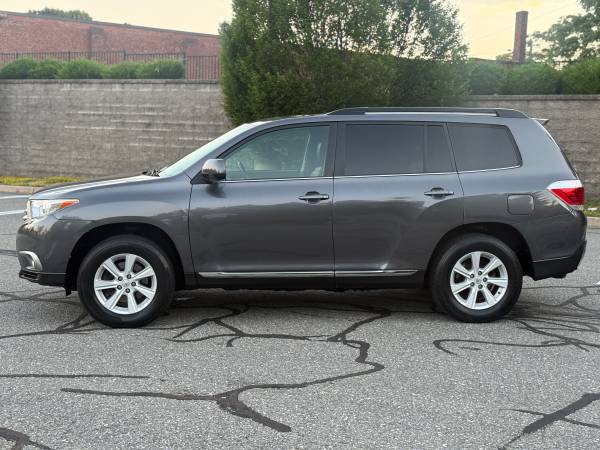 2013 Toyota Highlander SE - AWD - CARFAX LIMPIO - $13,500 (Wakefield)63470622800515123