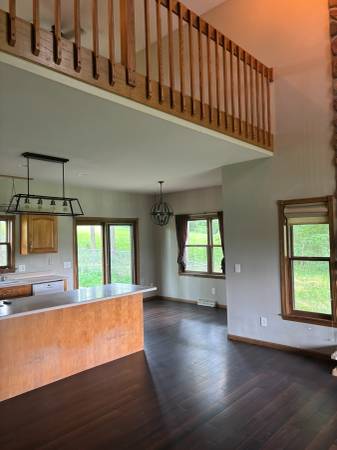 $2,920 / 3br - 2200ft2 - SPACIOUS HOUSE in MILTON (MILTON)63846720490113124