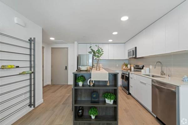 $2,310 / 2br - 1000ft2 - 2/BD 2/BA, Ventana abatible y oscilante, Parque para perros63844738955265122