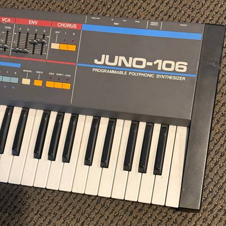 Roland Juno 106 1