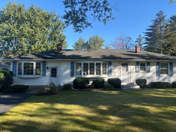 3 bed 1 bath house for rent 1