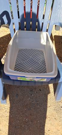 Cat litter box 1