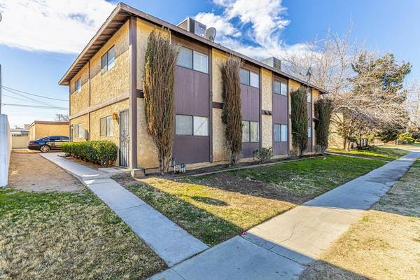 $2,060 / 2br - 1050ft2 - 2 Bed 1 Bath Condo in Lancaster for Rent- Accepting Section 8 (Lancaster)63766989807489122