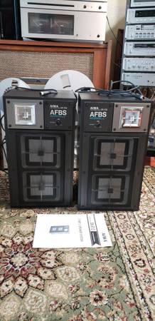 Rare Vintage Aiwa speakers.  Japan 1