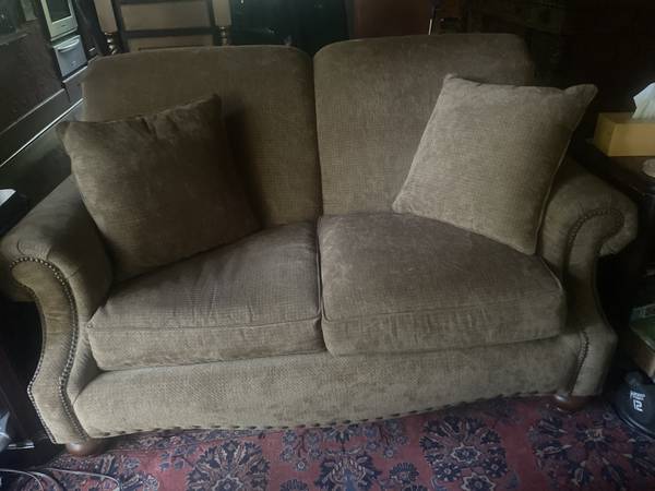 LOVESEAT 1