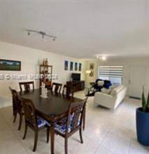 $3,150 / 3br - JACARANDA TOWNHOUSE...SPACIOUS PRIVATE COURTYARD.. (PLANTATION)64001850048899121