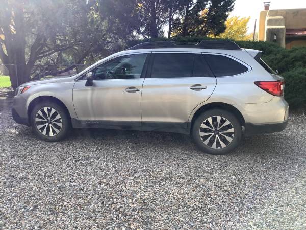 2015 Subaru Outback Limited ONLY 34,000 miles 1