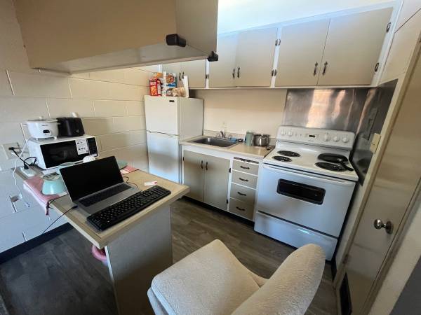 $1650 Studio Apartment 1