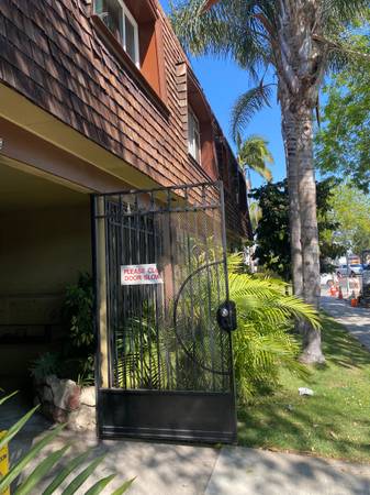 Spacious 1- Bedroom Available 1