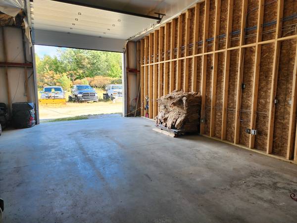 $1,500 / 1000ft2 - COMMERCIAL SPACE FOR RENT - MANY OPTIONS - STARTING AT $1500 (HILLSBOROUGH NEW HAMPSHIRE)63656228139521122