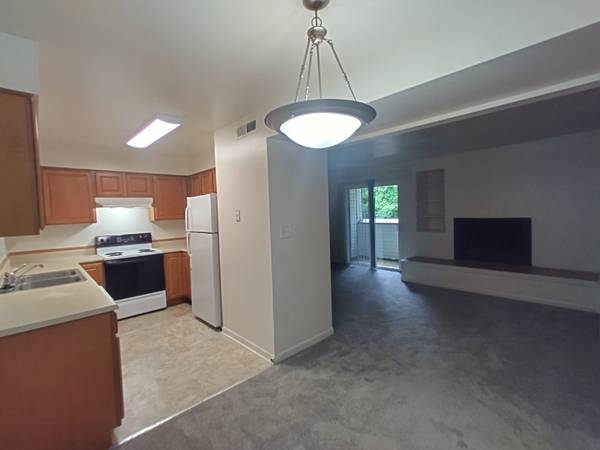 $1221.00 / 3br - 1032ft2 - Spacious 3 Bed 2 Bath Unit in Lynchburg, VA - $1221/mo - WAITLIST Avai63851970694915120
