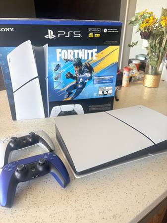 PS5 digital w/ 2 controllers 1