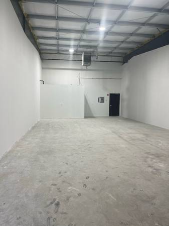 $1,800 / 1300ft2 - Norton/ Easton- Boutique Industrial Garage Bays/ Yard Storage (Norton)64194265957635121