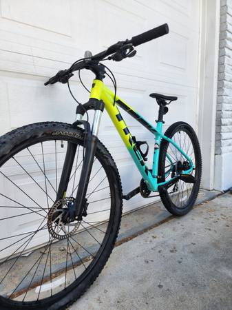 Trek Marlin 5 29er Mountain Bike - bicycles - by owner