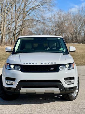 Range Rover Sport 3.0 V6 Supercharged (L494) Absolute Beauty - $15,990 (Naperville)63618950187905122