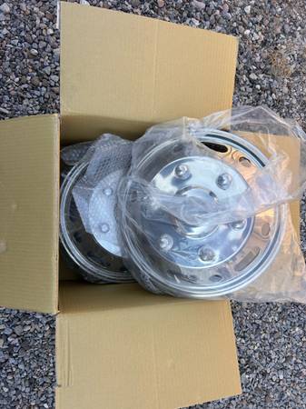 Chrome RV hub caps 1