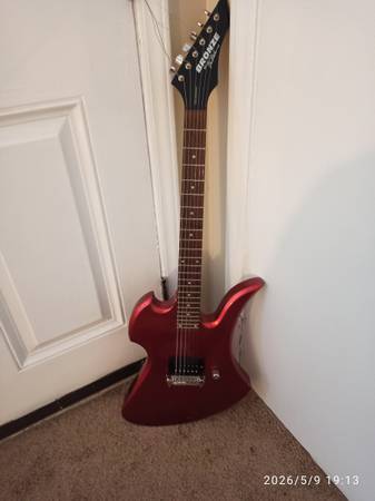 B. C. Rich Mockingbird bronze series 1