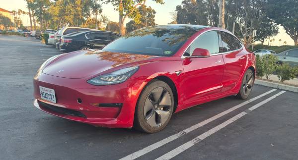 2020 tesla model 3 long range Dual Motor Excellent condition - $15,500 (Los angeles)63615926491137122