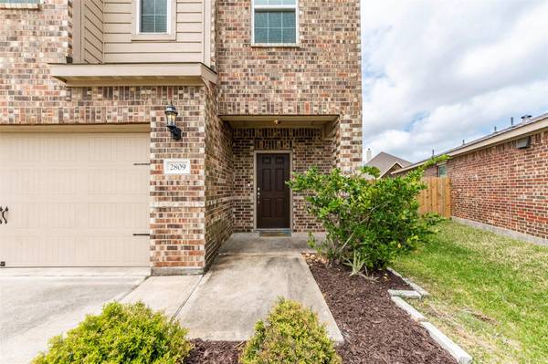 $2,600 / 4br - 2452ft2 - 4 Bedrooms 2.5 bath, lots of parking and backyard (Texas city)63611865204867122