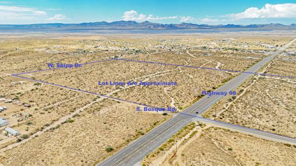 $1,500,000 Great Commercial Potential (Golden Valley, AZ)63667261212417124