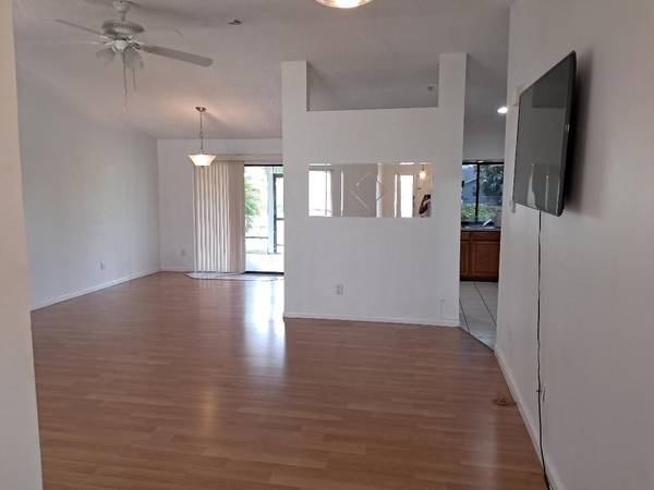 $2,400 / 3br - 1436ft2 - Listo para mudarse, alquiler fácil en el canal C-24 con suite adicional para suegros (Port St Lucie)63799684776321122