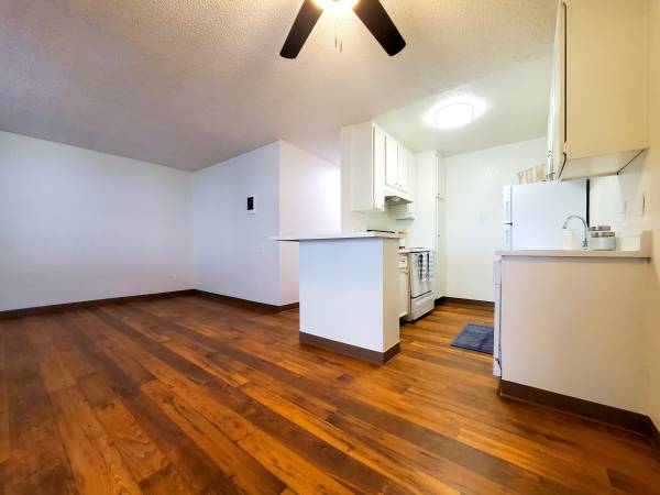 $2,195 / 2br - Indian Springs! Downstairs 2x1.5! Sparkling Pool & Spa! (El Cajon)63663872014849124