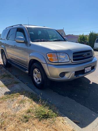 2001 Toyota Sequoia SR5 4WD i-force V8 !! Segundo propietario, funciona excelente !! - $5,500 (san jose este)63617825973633123