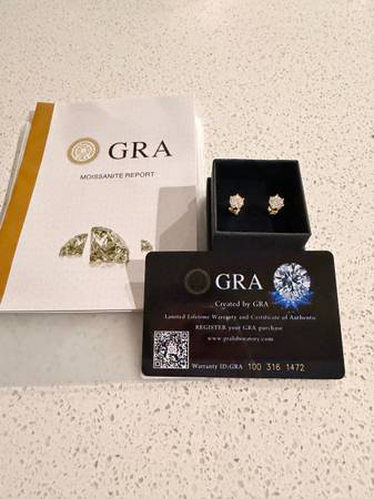 1 Carat Moissanite Diamond gold stud earrings 1