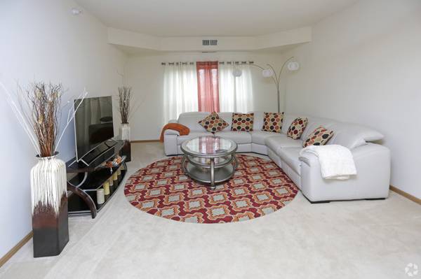 $2,005 / 2br - 1265ft2 - Cocina-comedor, Cocina, Comedor (7260 Guider Drive, Woodbury, MN)63868698036227120
