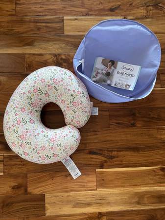 Boppy baby feeding pillow 1