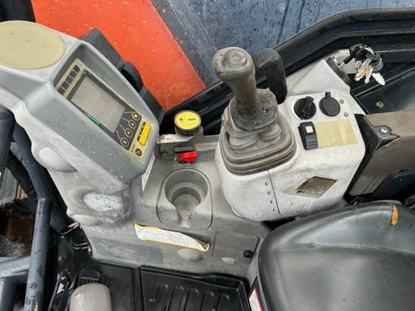 2021 Hitachi ZX210K-6, LINK THUMB & HYD P/G, ~1,565 HRS