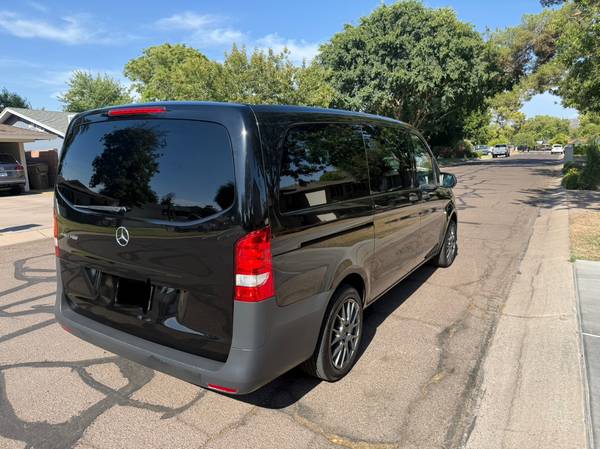 2016 Mercedes Benz Metris Van de Pasajeros - $13,900 (Moon Valley)63470415086593124