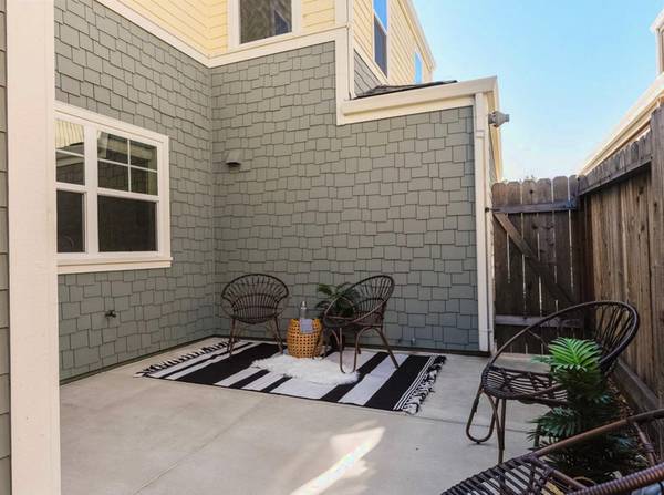 $3,595 / 3br - Full-Sized WD & Nearby Entertainment Venues - 3Bed in North SF Bay (Petaluma)63857952245251121